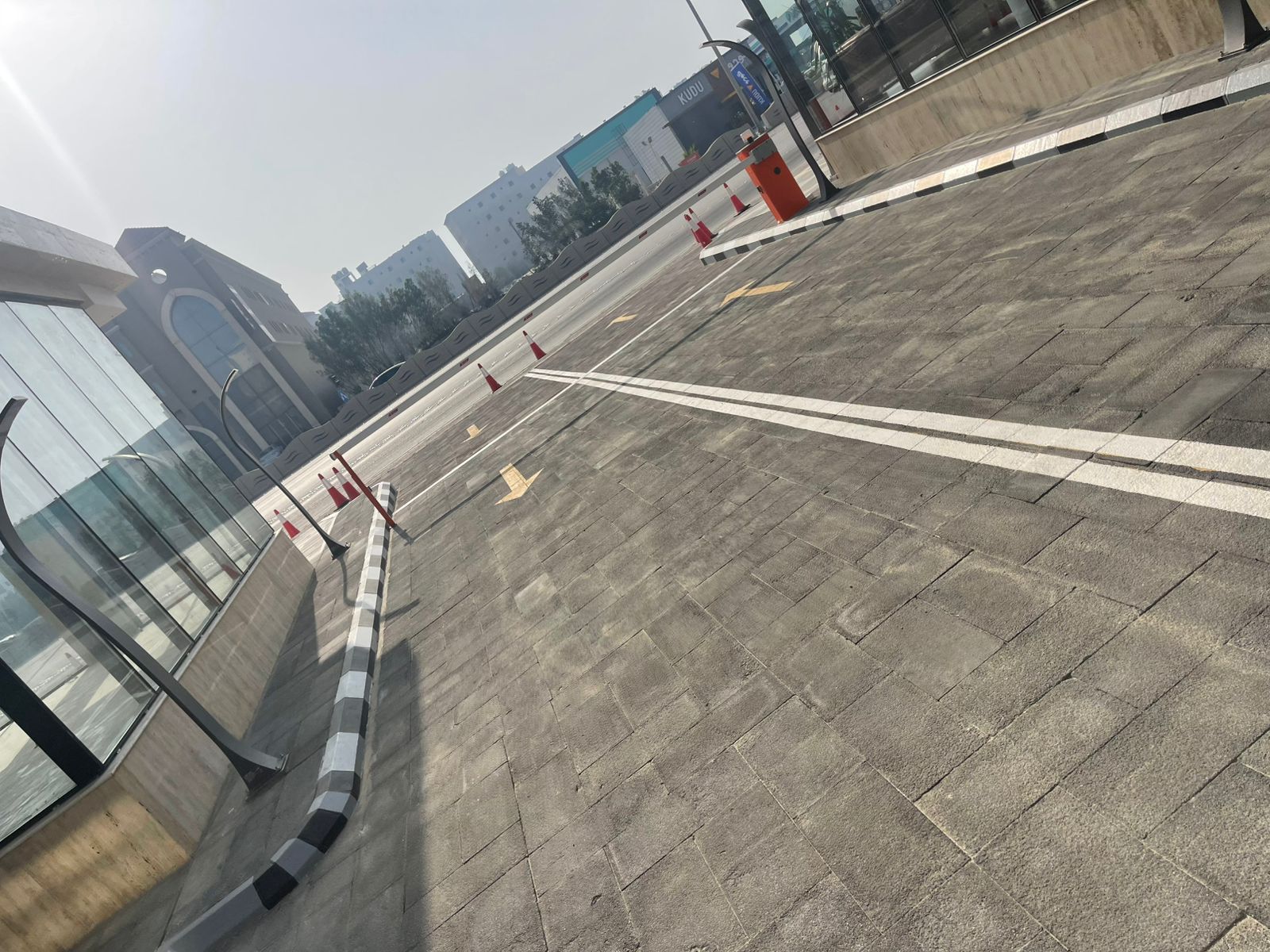 إنشاء طرق أسفلتية